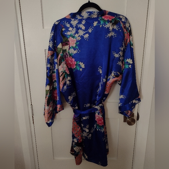 Satin Robe - Picture 3 of 4